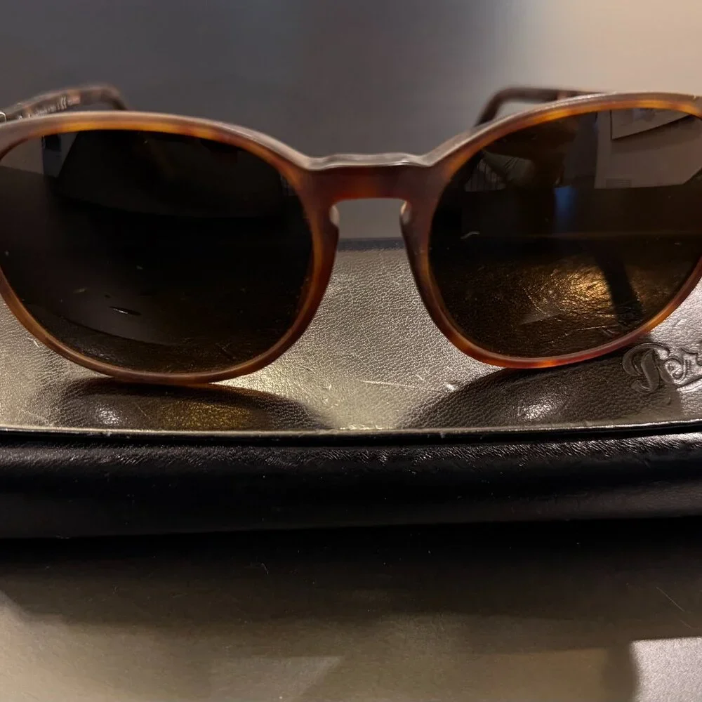 Persol PO3007S Sunglasses – Authentic Italian Luxury!  ** Polarized ** - Picture 7 of 13